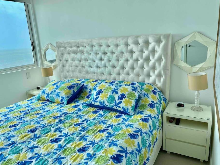 Apto 1801 Frente Al Mar- Edificio Palmetto, Piso 18 Apartamento *