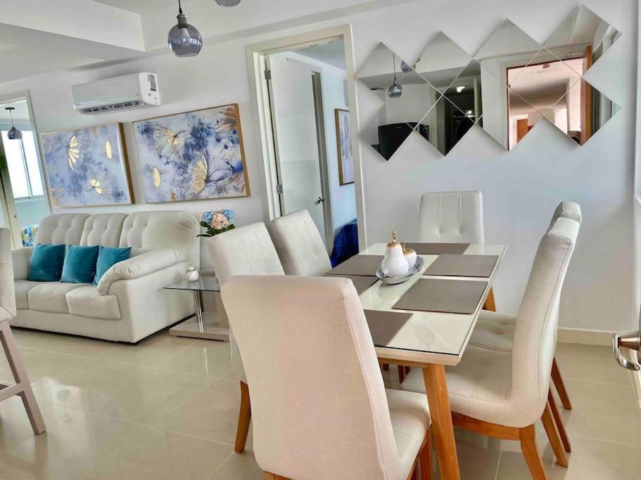 Apartamento Apto 1801 Frente Al Mar- Edificio Palmetto, Piso 18 *