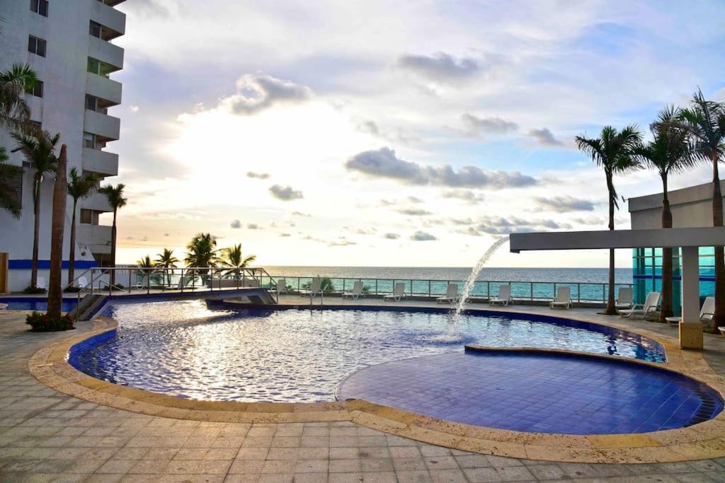 Apartamento Apto 1801 Frente Al Mar- Edificio Palmetto, Piso 18 *