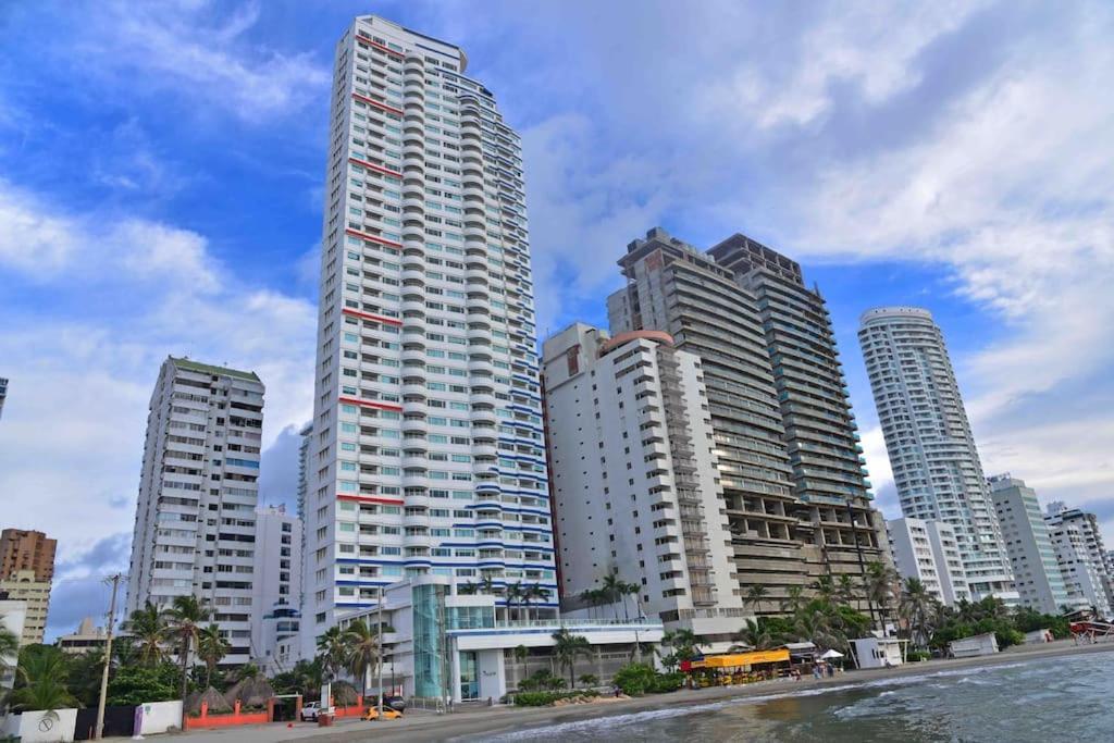 Apto 1801 Frente Al Mar- Edificio Palmetto, Piso 18 Apartamento *
